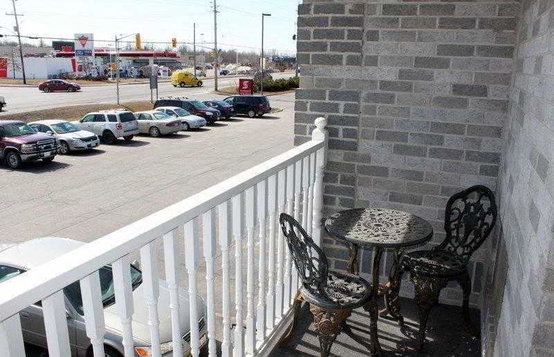 Best Western Smiths Falls Hotel Экстерьер фото