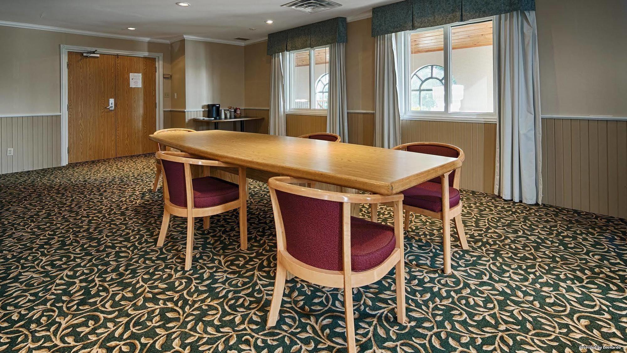 Best Western Smiths Falls Hotel Экстерьер фото